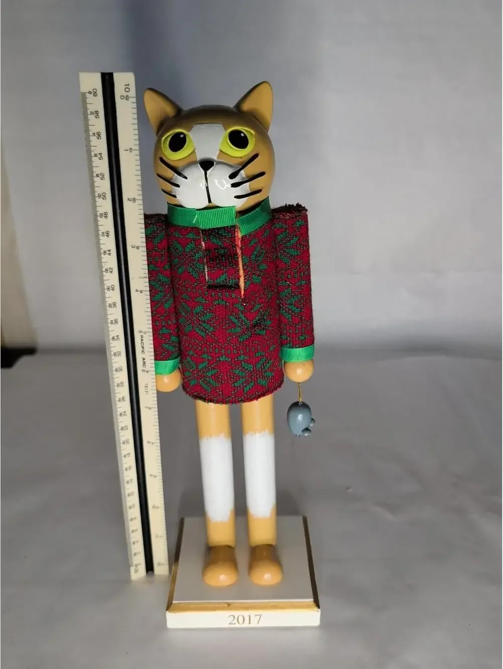 2017 Christmas Cat Sweater Holding Mouse Wooden Nutcracker  Threshold 12